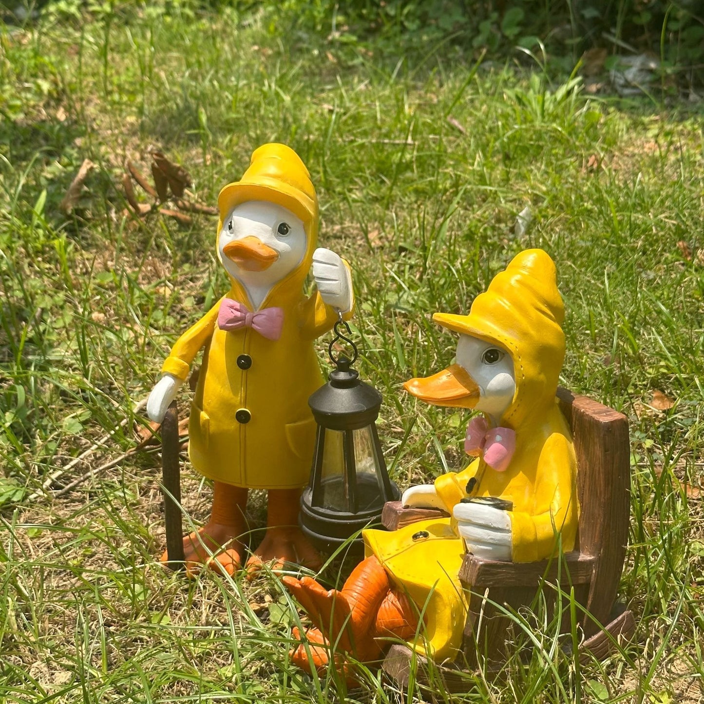 Outdoor Raincoat Duck Solar Light Resin Decoration