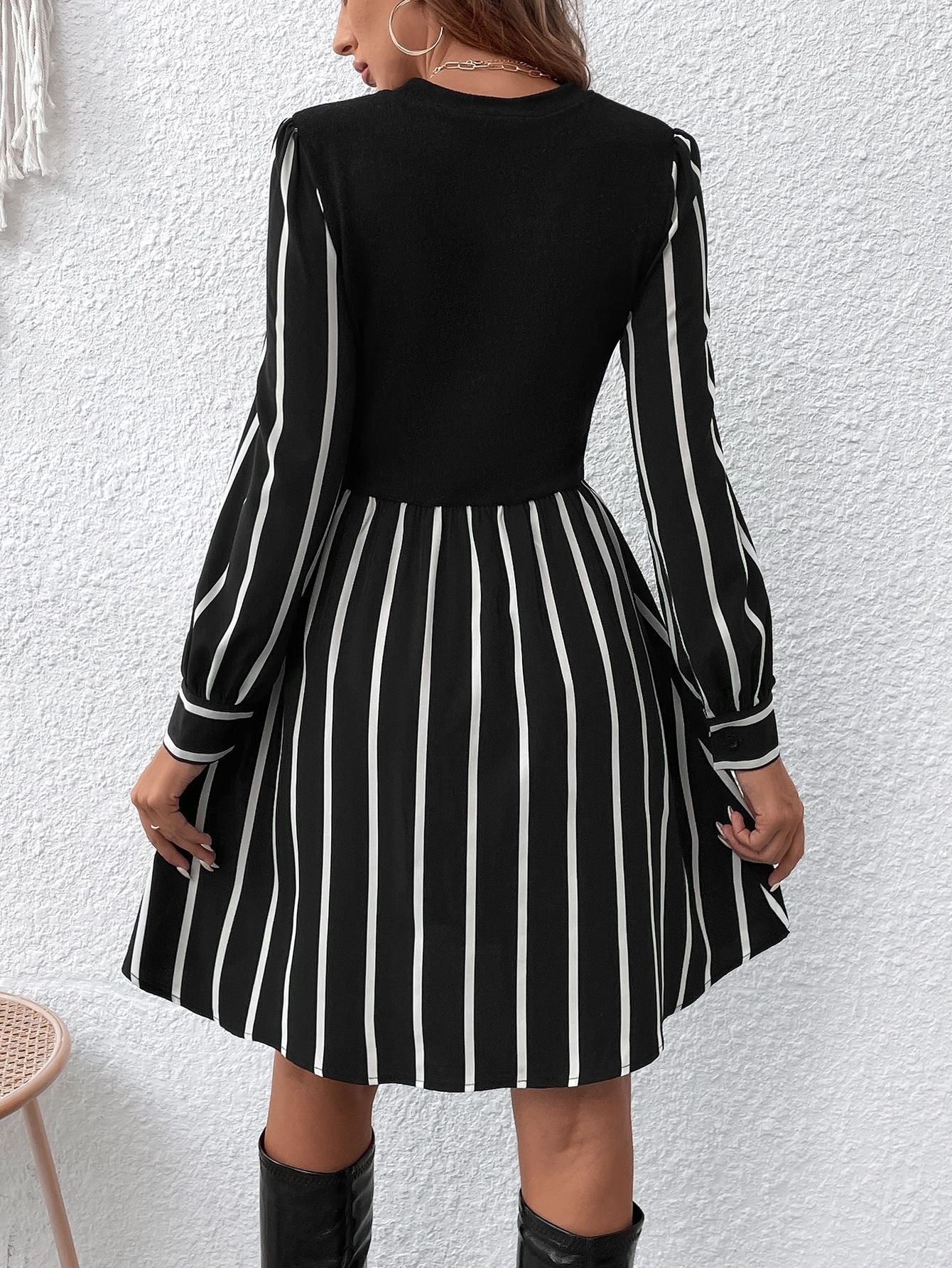 Spring And Summer Fashion Popular Long Sleeve Round Neck Splicing Black And White Stripe Waist Closing Dress