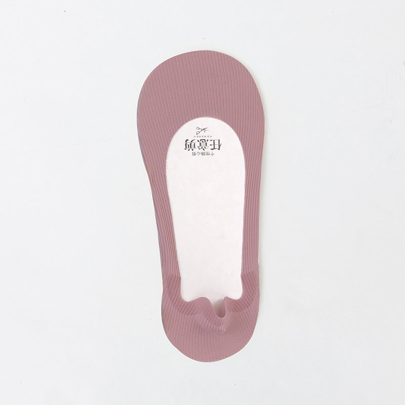 Ice Silk Cut Boat Socks Women's Thin Shallow Mouth Invisible Socks Silicone Can't Fall Off The Heels Spring And Summer Solid Color Socks